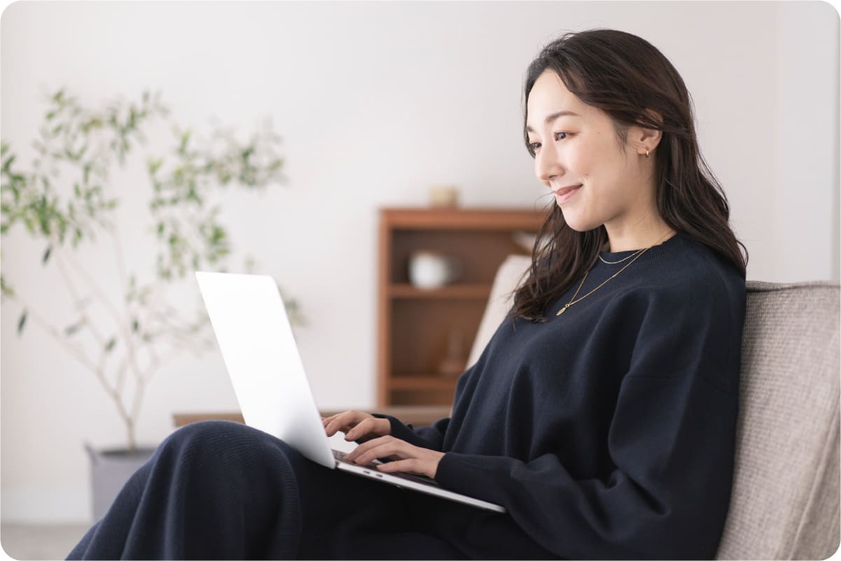 書庫 女性 イメージ
